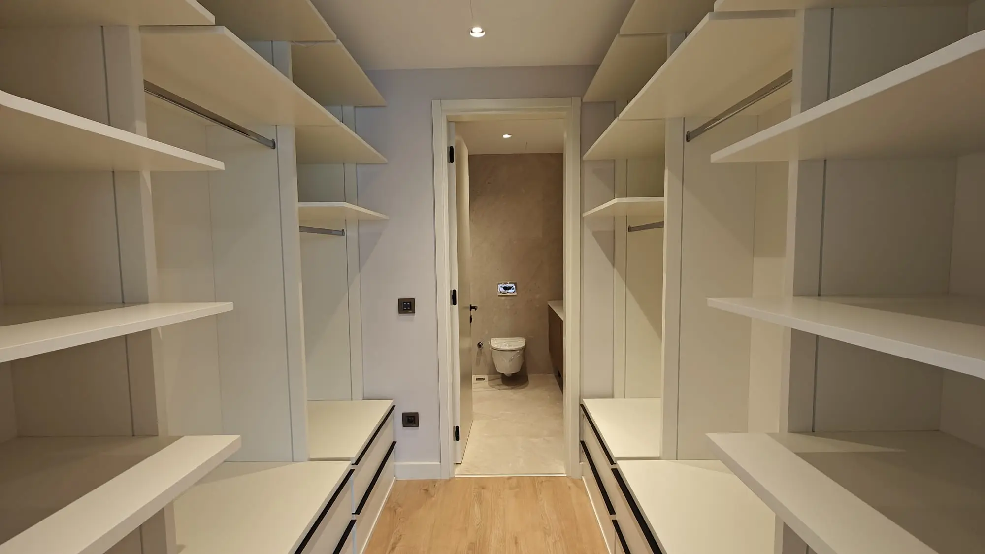 Walk-in closet